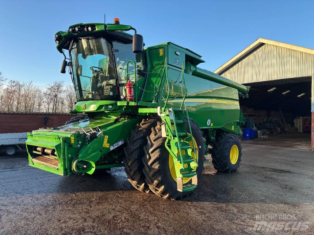 John Deere T670I 4WD Mähdrescher
