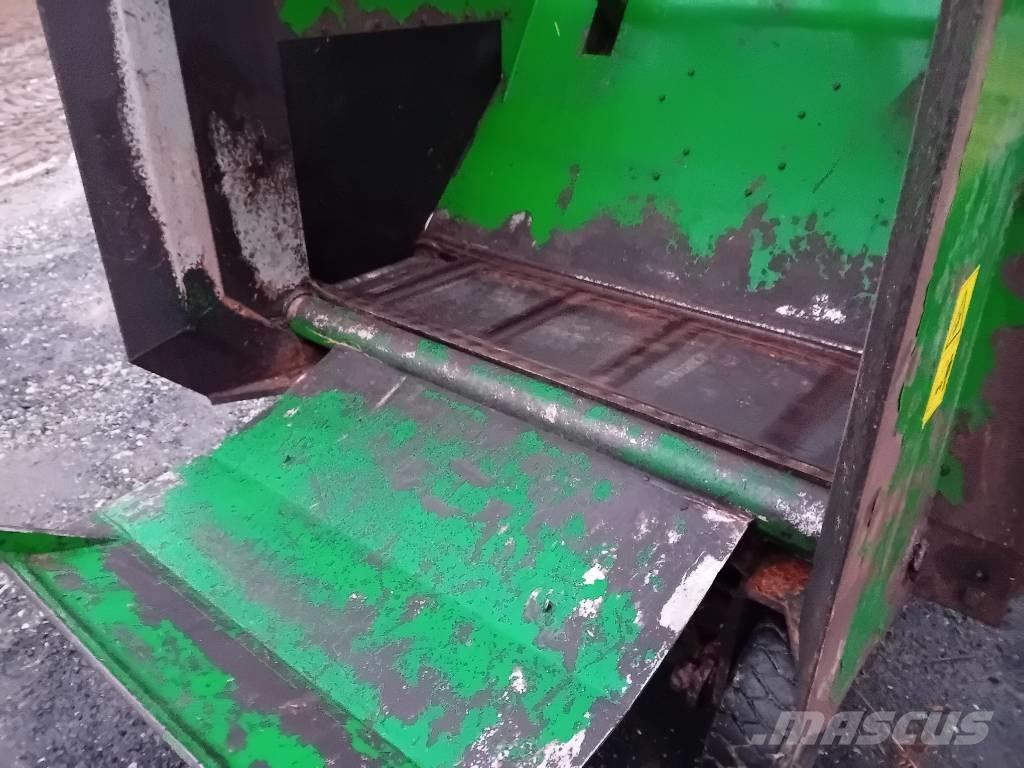 Agronic 140 4WD Futtermischwagen