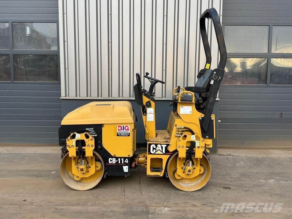 CAT CB114 Tandemwalzen