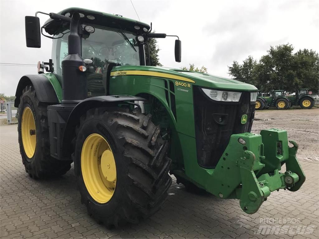 John Deere 8400R Traktoren
