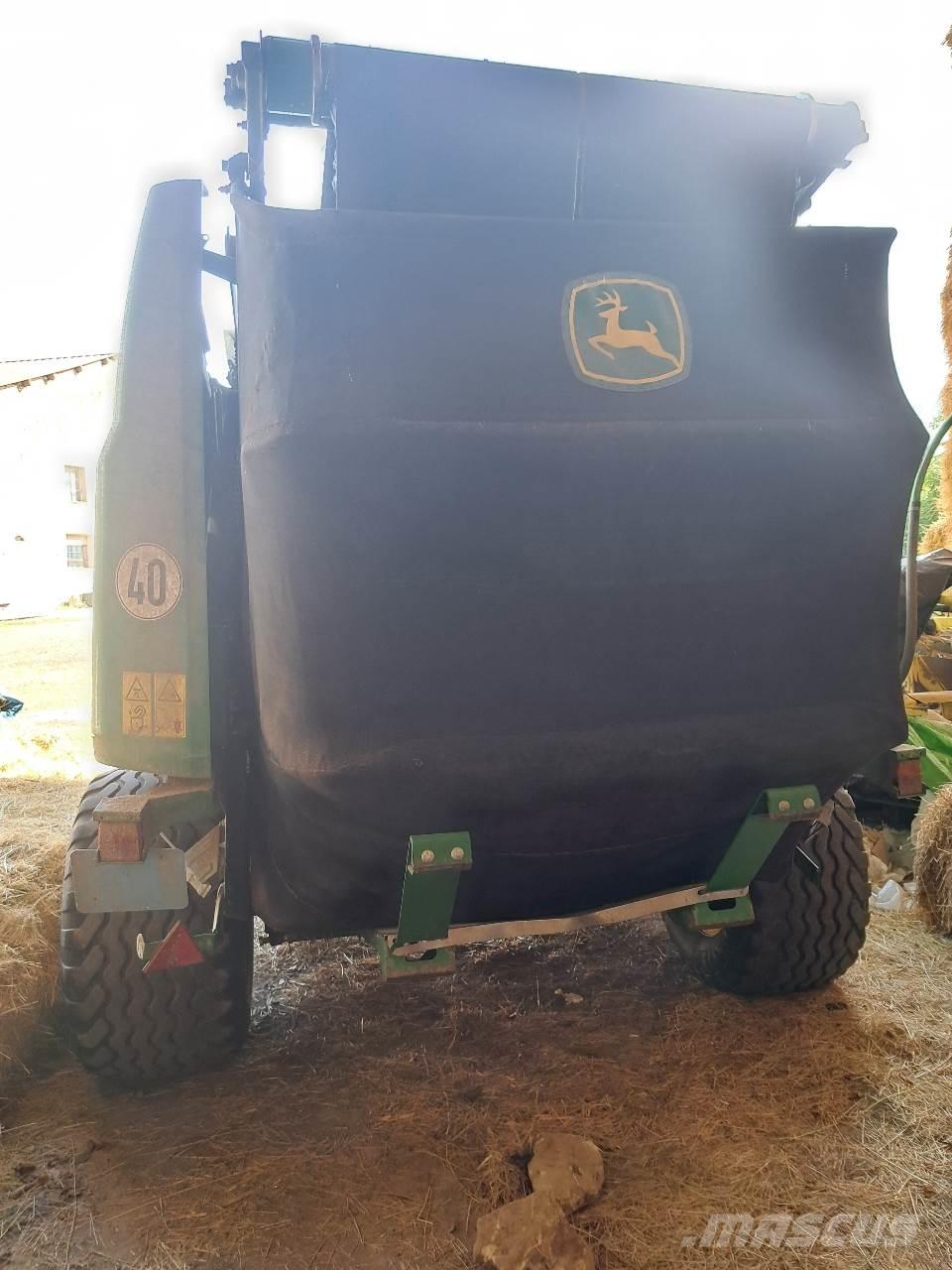 John Deere 990 Rundballenpressen