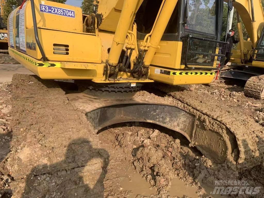 Komatsu PC 220-8M0 Raupenbagger