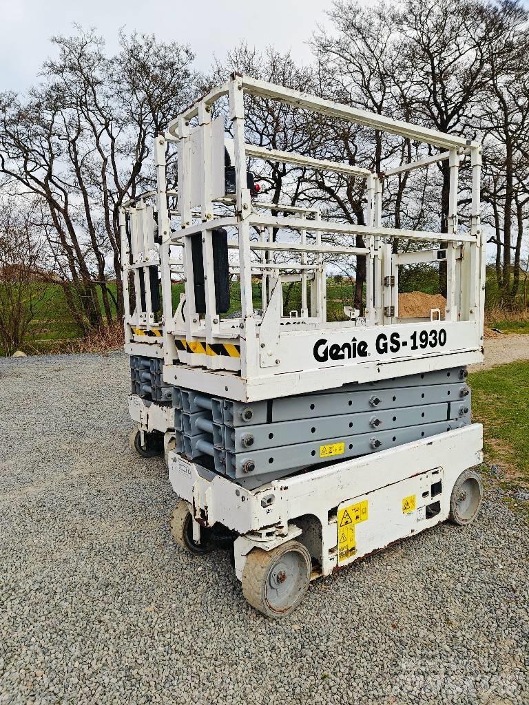 Genie 1930 Scheren-Arbeitsbühnen