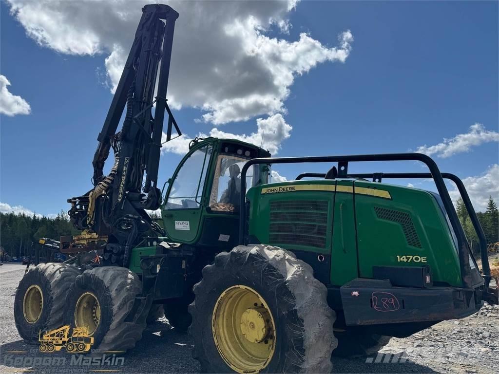 John Deere 1470E Harvester