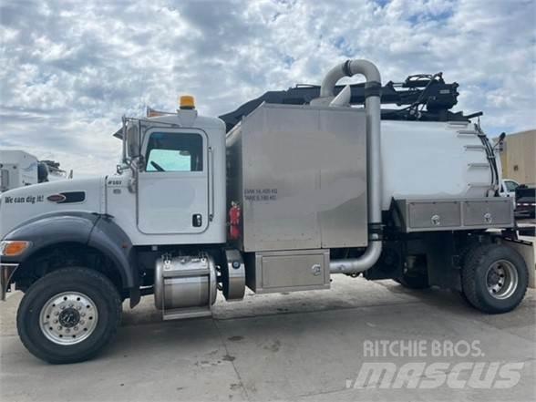 Peterbilt 348 Saug- und Druckwagen