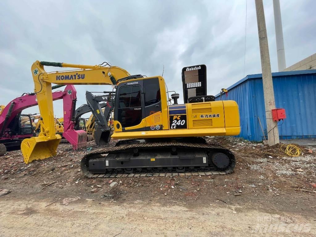 Komatsu PC 240-8 Raupenbagger