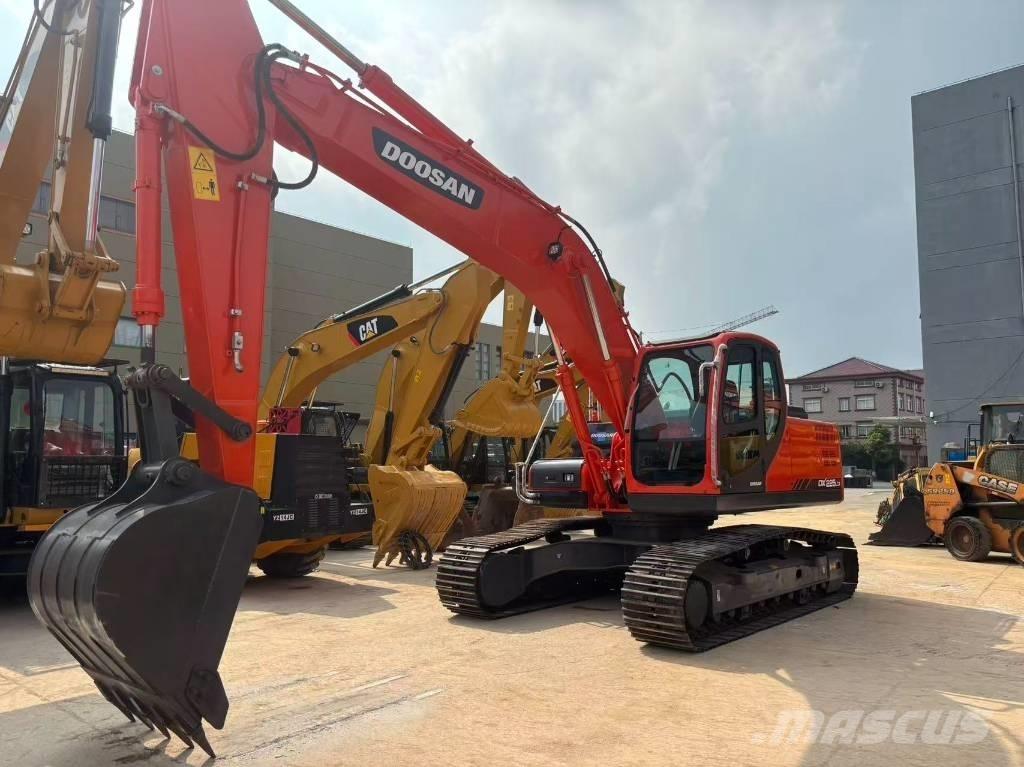 Doosan 225 LC Raupenbagger