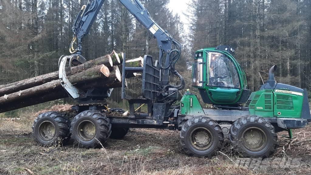John Deere 1110 E Forwarder