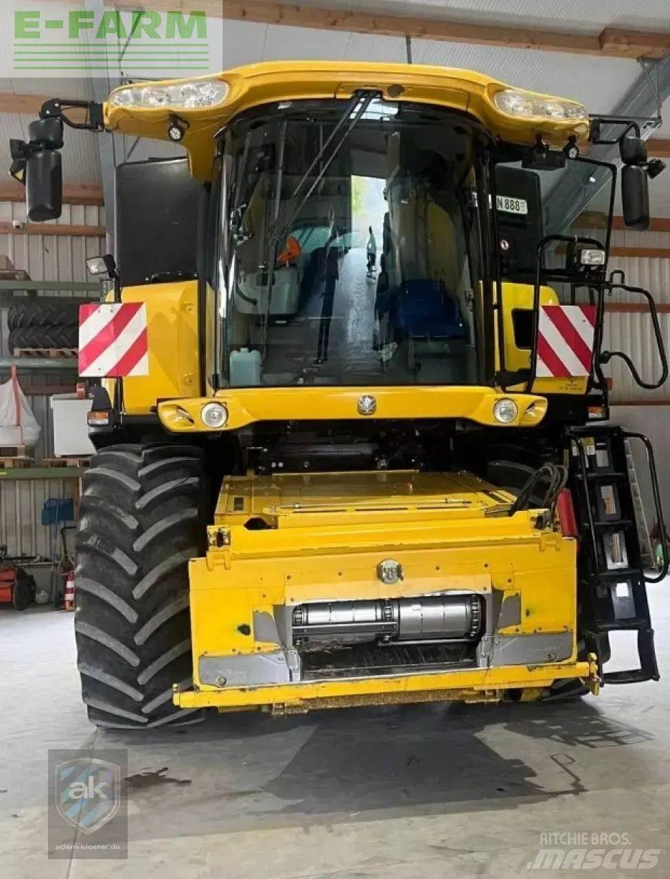New Holland cr8080 Mähdrescher