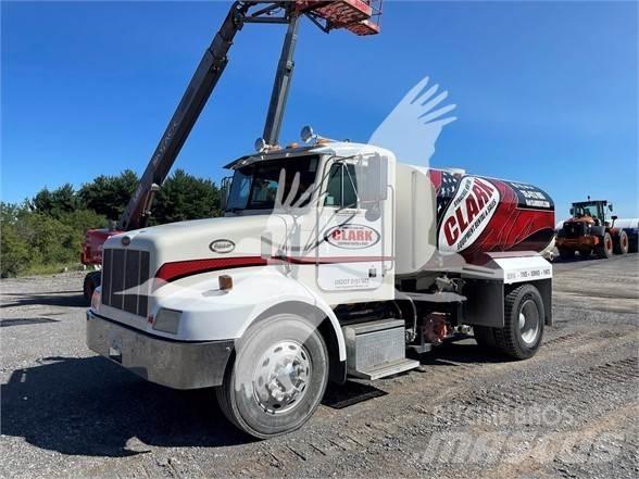 Peterbilt 330 Wassertanker