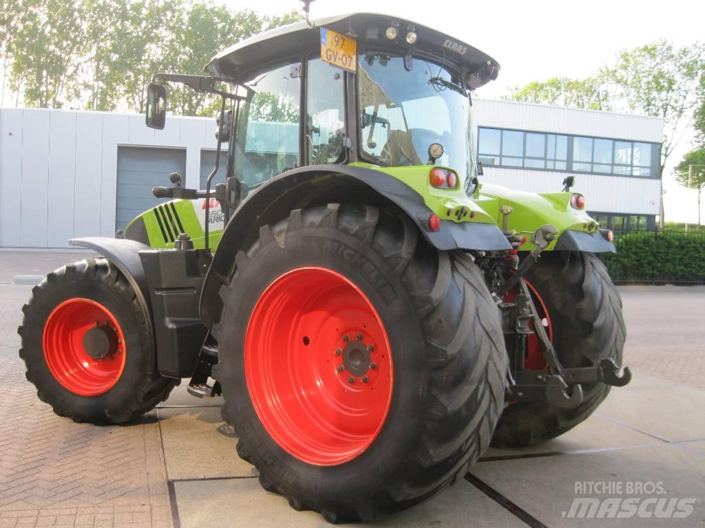 CLAAS Arion 650 CIS Traktoren