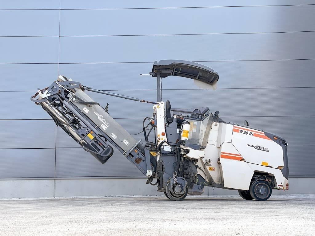 Wirtgen W 50 RI Asphaltfräsen