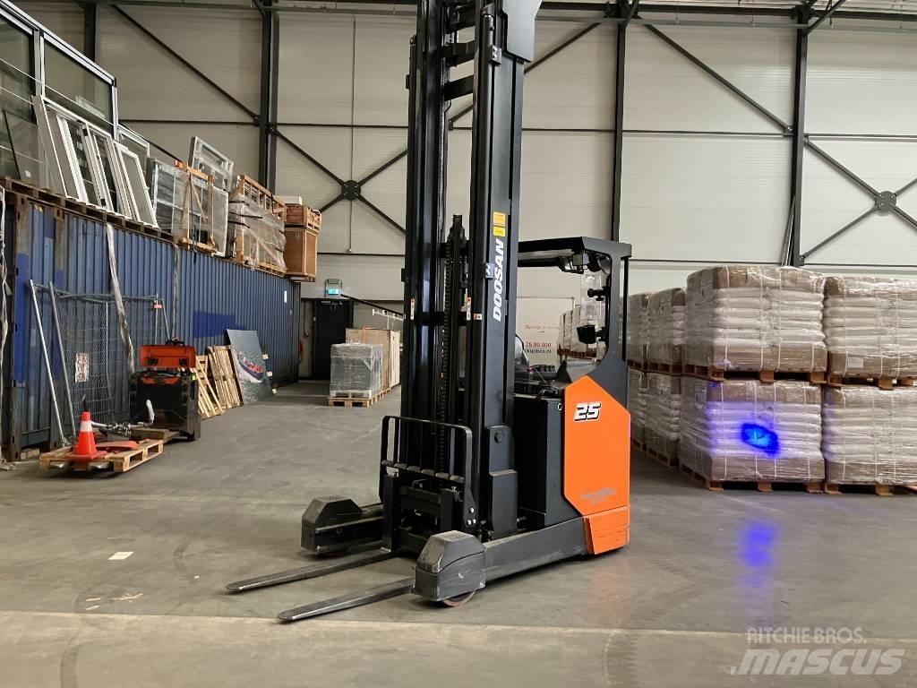 Doosan BR25JW-9 Schubmaststapler