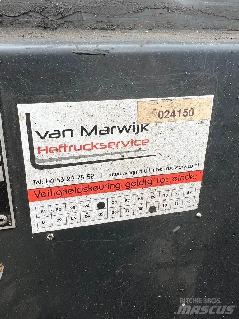 Linde E30-01 Elektrostapler