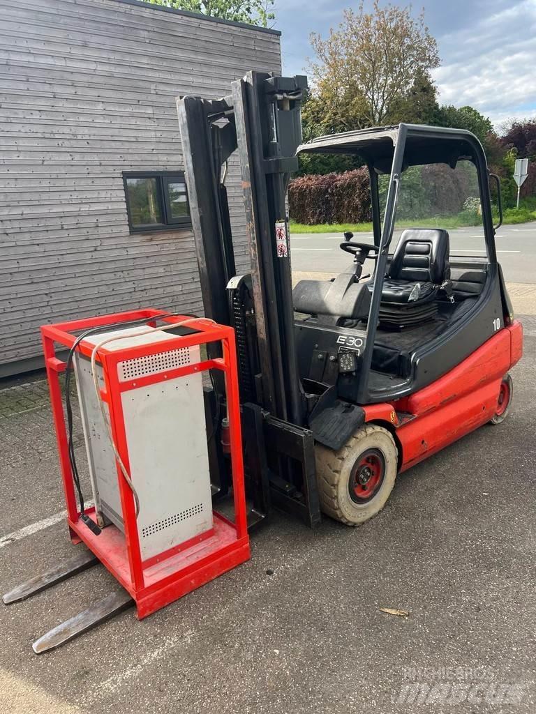 Linde E30-01 Elektrostapler