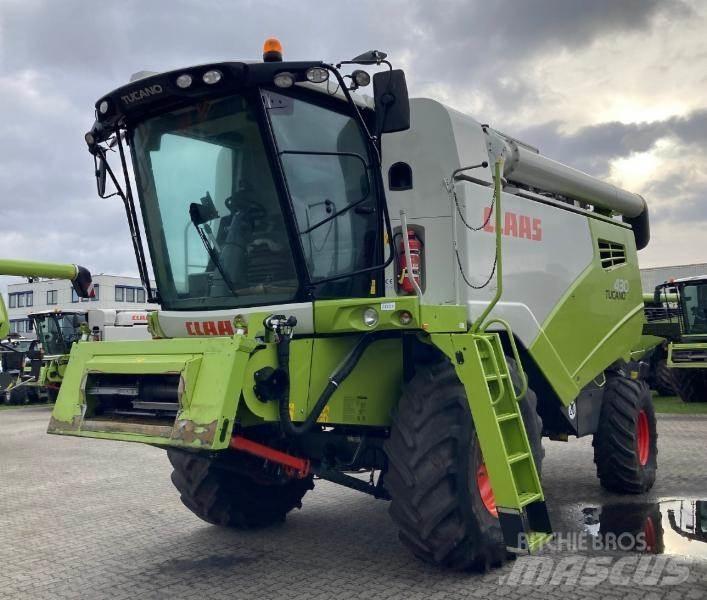 CLAAS TUCANO 430 Mähdrescher