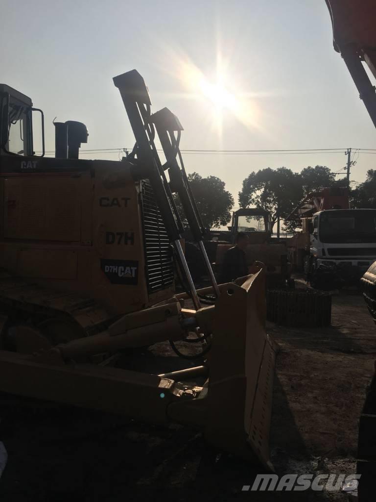 CAT D7H Bulldozer