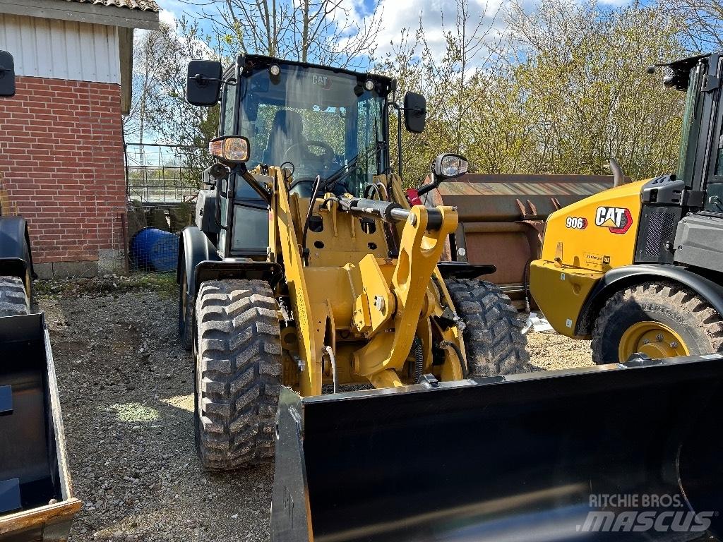 CAT 906 Radlader