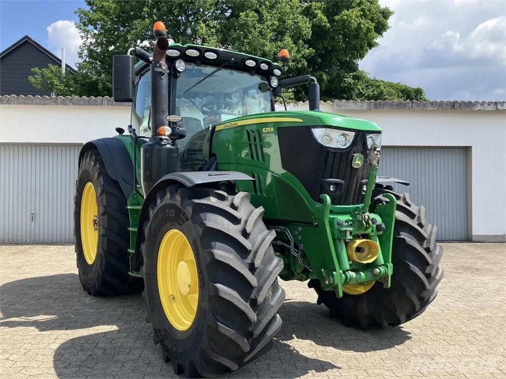 John Deere 6215R Traktoren