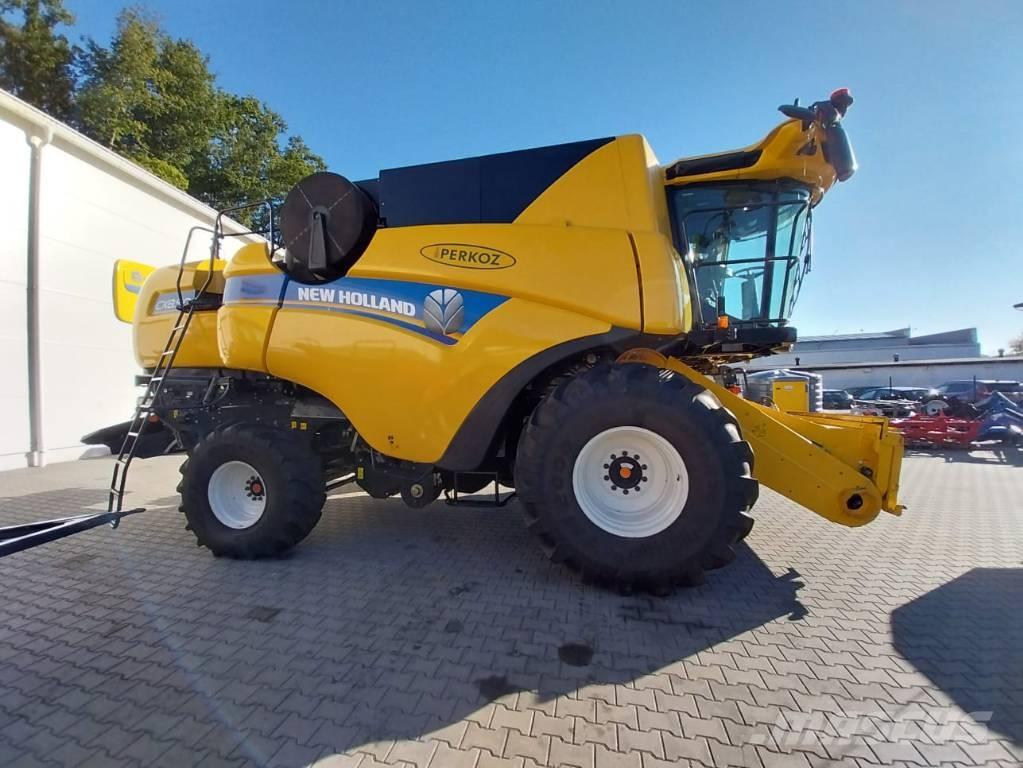 New Holland CX 8.90 Mähdrescher