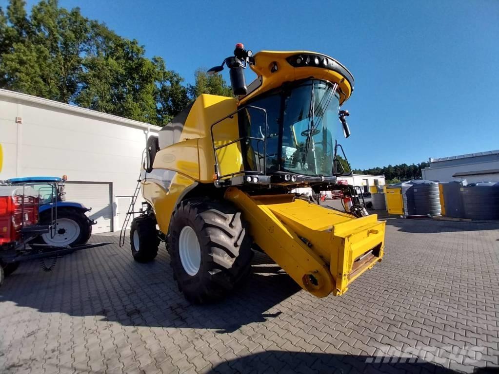 New Holland CX 8.90 Mähdrescher