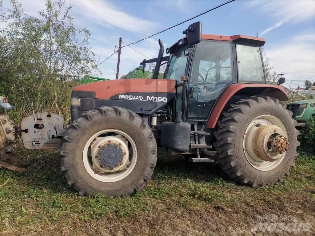 New Holland M160 Traktoren