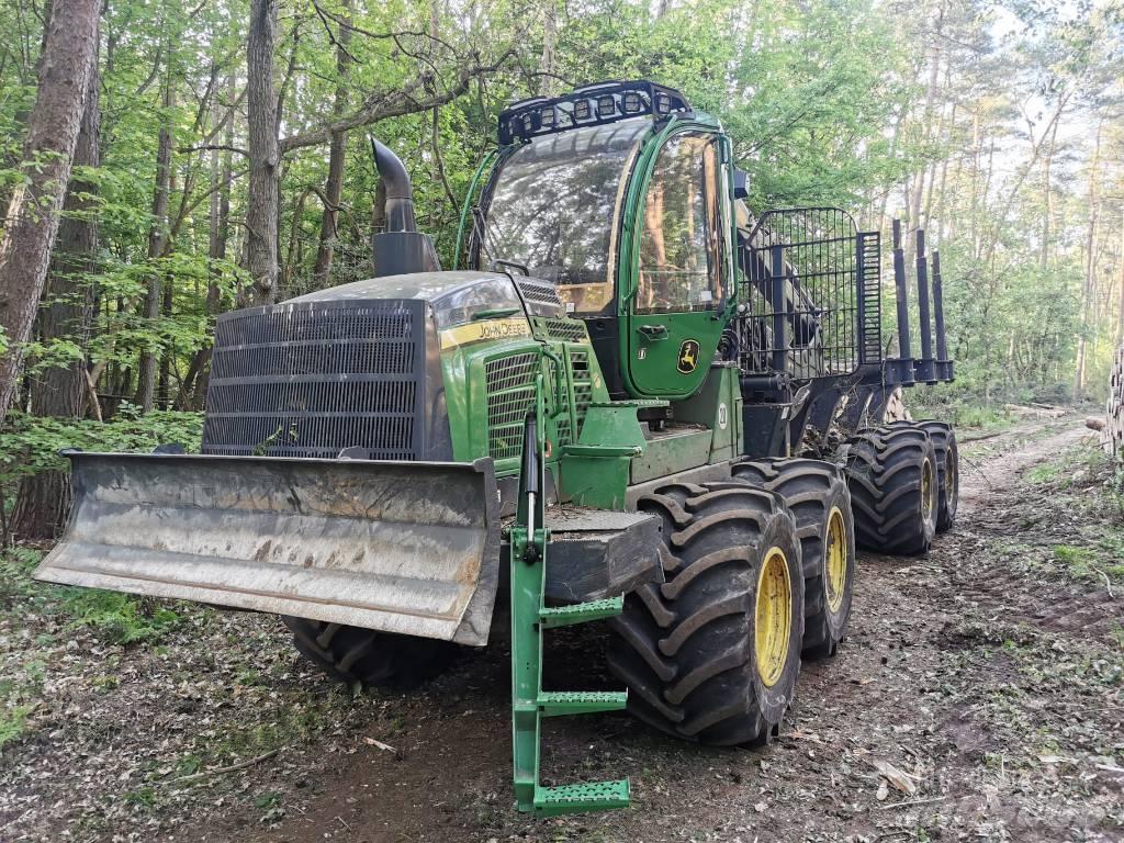 John Deere 1110G Forwarder