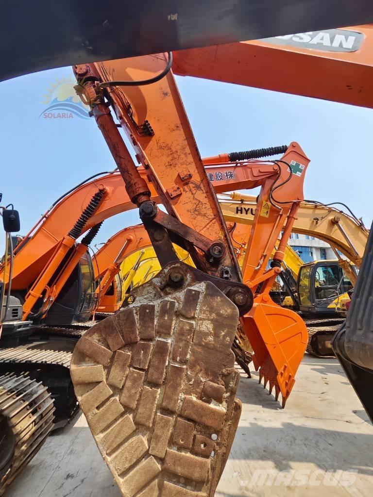 Doosan DX300LC Raupenbagger