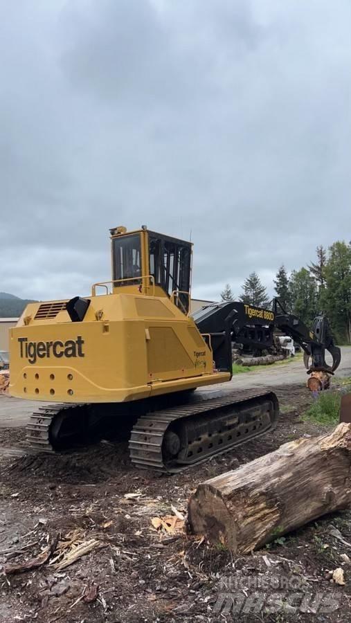 Tigercat 880D Gelenkausleger Lader