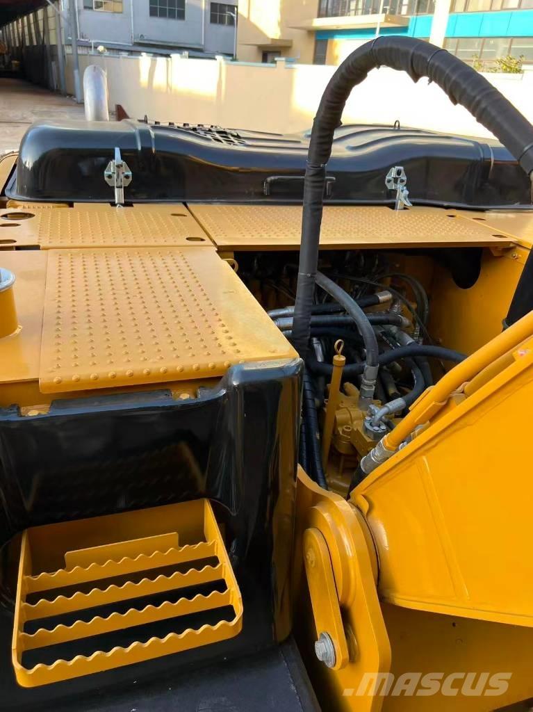 CAT 320D2 Midibagger  7t - 12t