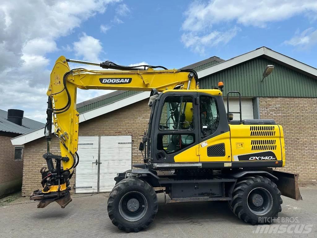 Doosan DX140W-5 Mobilbagger