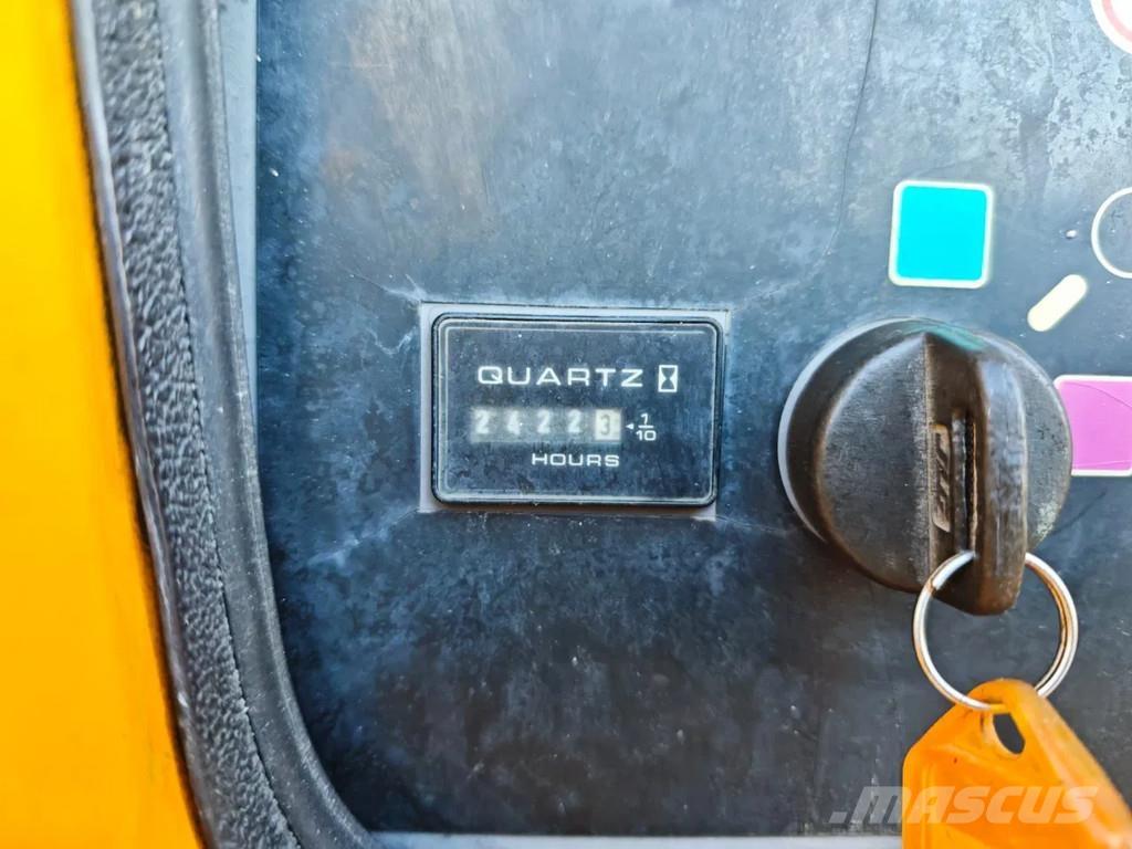 JLG 660 SJ Teleskopbühnen