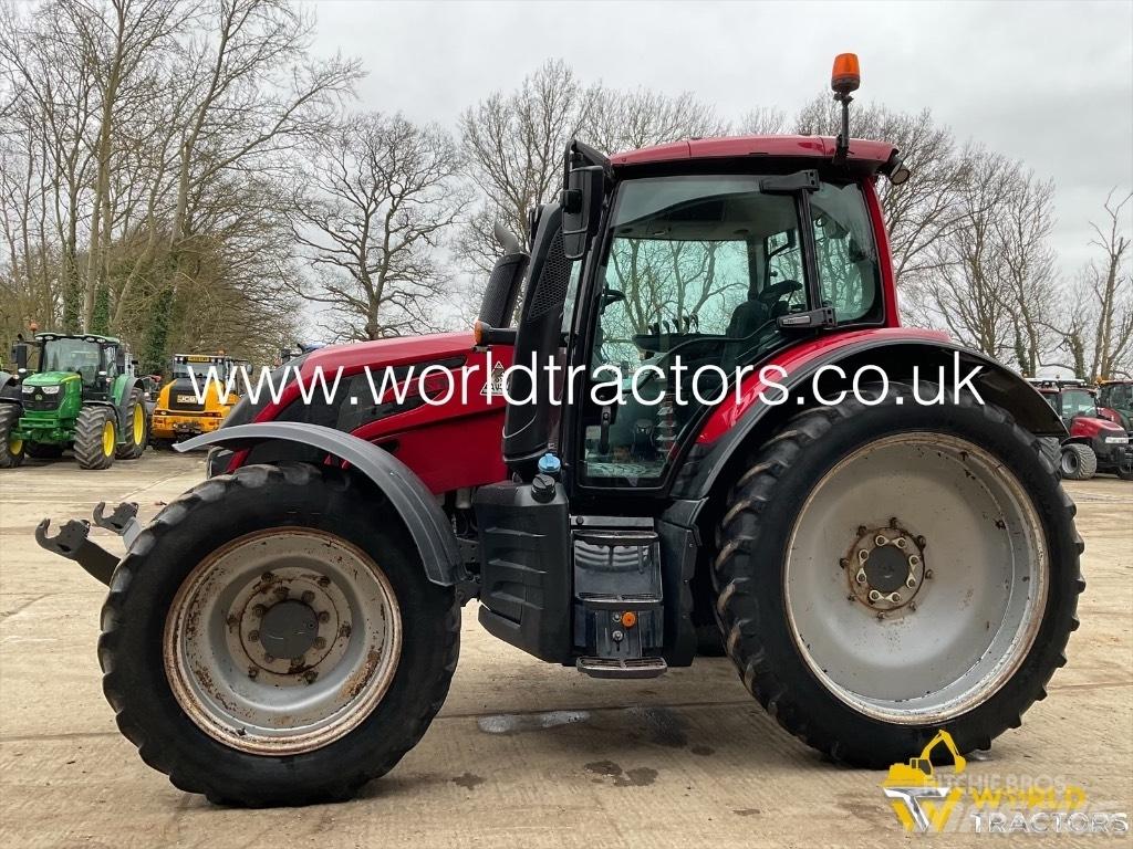 Valtra N 124 Traktoren