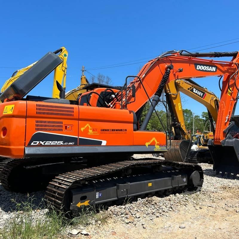 Doosan DX225-9C Raupenbagger