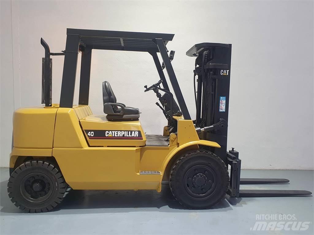 CAT DP40K MC Dieselstapler