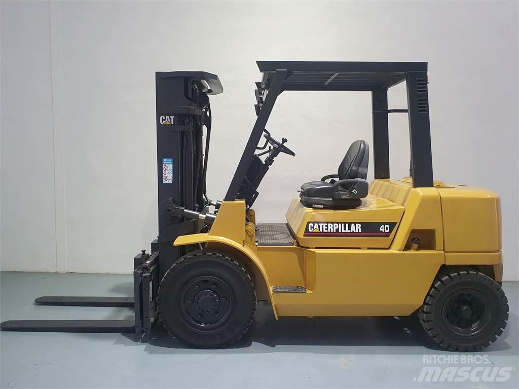 CAT DP40K MC Dieselstapler