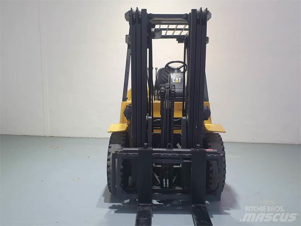 CAT DP40K MC Dieselstapler
