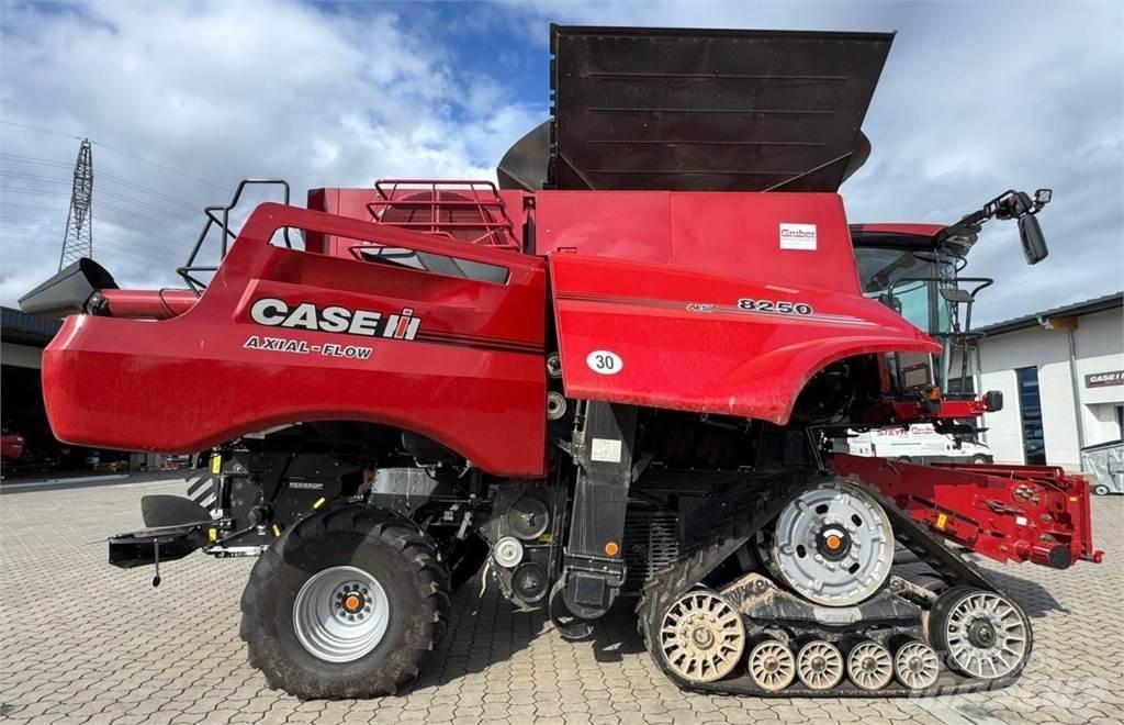 Case IH AF 8250 Mähdrescher