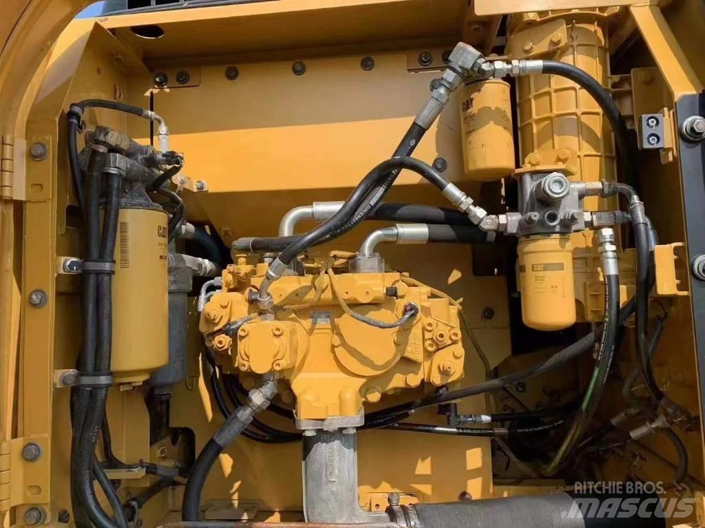 CAT 323 D Raupenbagger