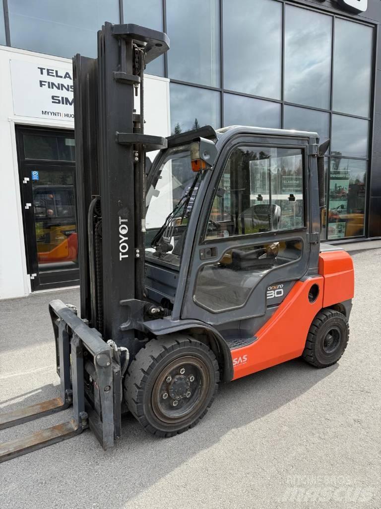 Toyota 02-8 FDF 30 Dieselstapler