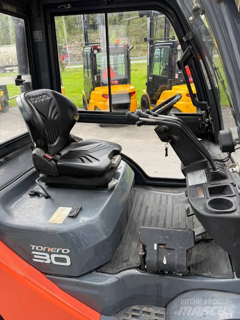 Toyota 02-8 FDF 30 Dieselstapler