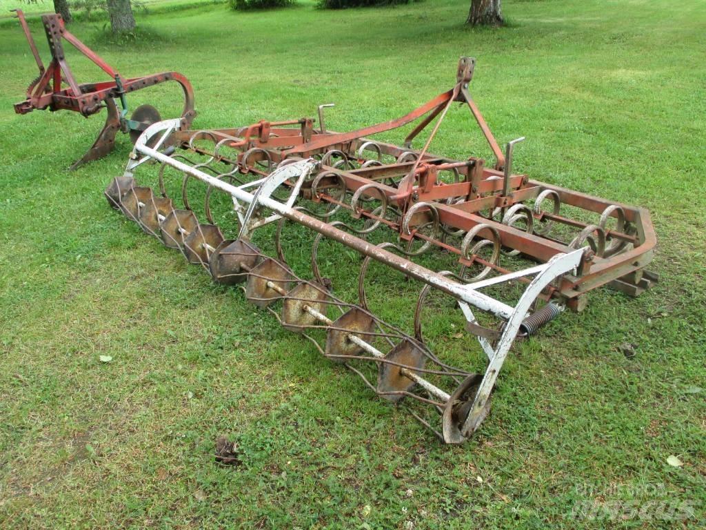 Massey Ferguson 590 Traktoren