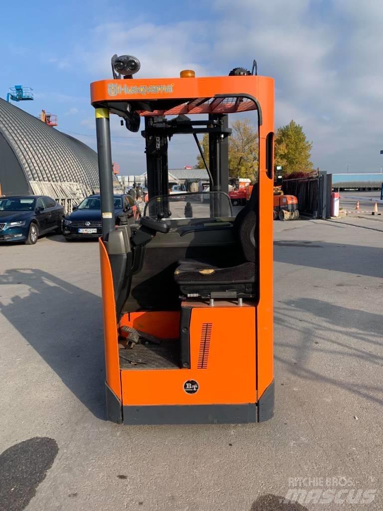 BT SRE 135 L Selbstfahrstapler
