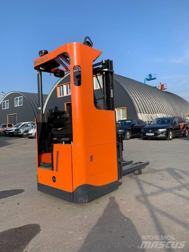 BT SRE 135 L Selbstfahrstapler
