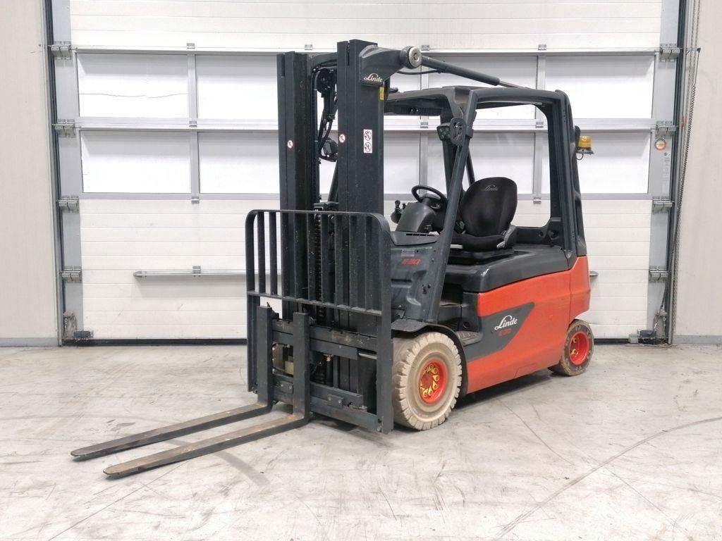 Linde E30L-01 Elektrostapler