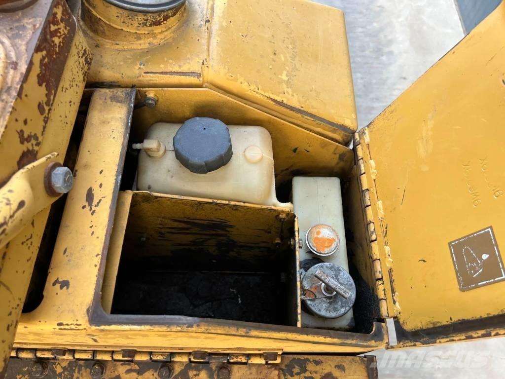 CAT D7H Bulldozer