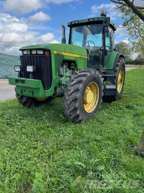 John Deere 8200 Traktoren