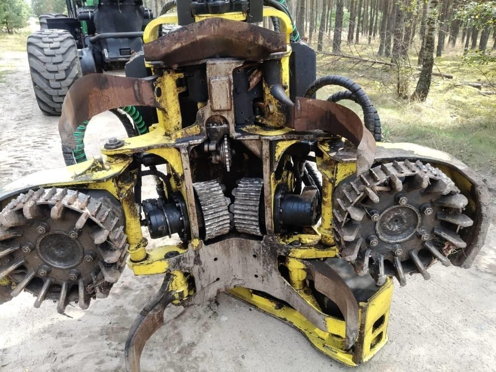 John Deere 1270 G Harvester