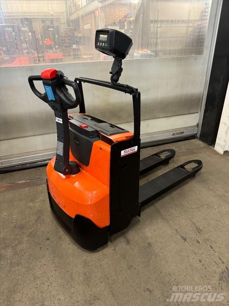 Toyota LWE180 Niedergabelstapler