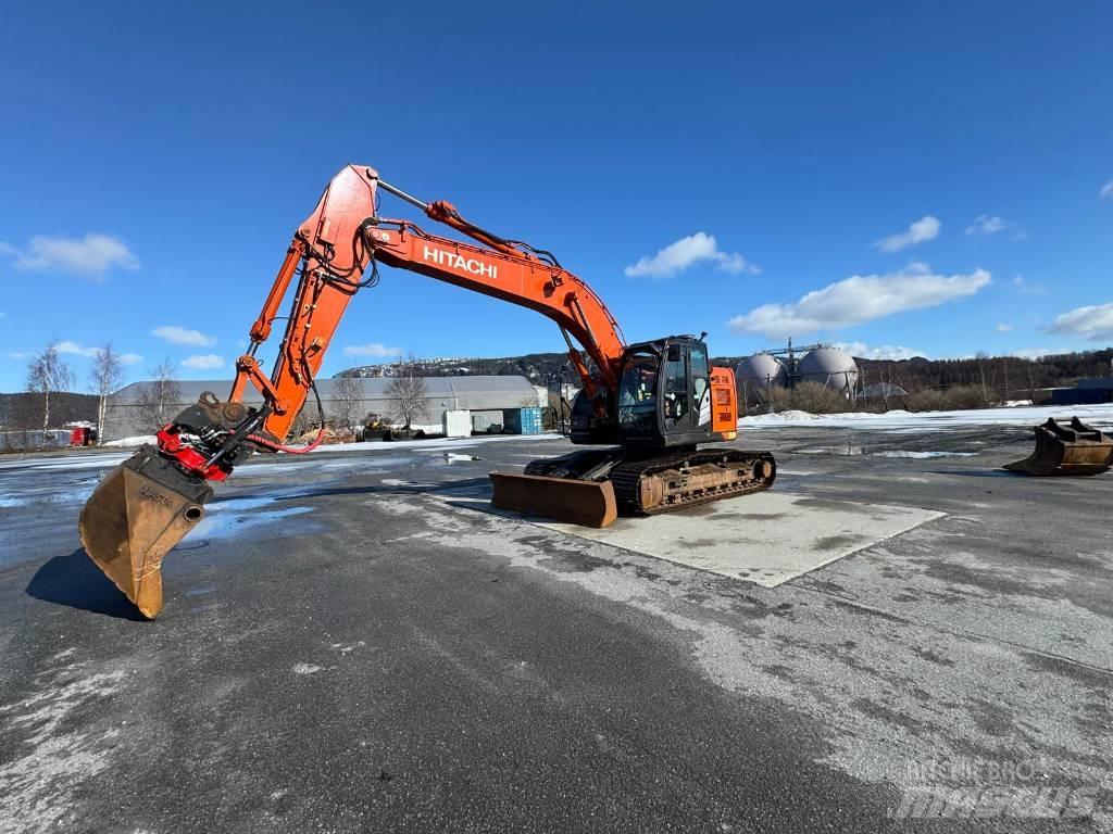 Hitachi ZX 225 US Raupenbagger